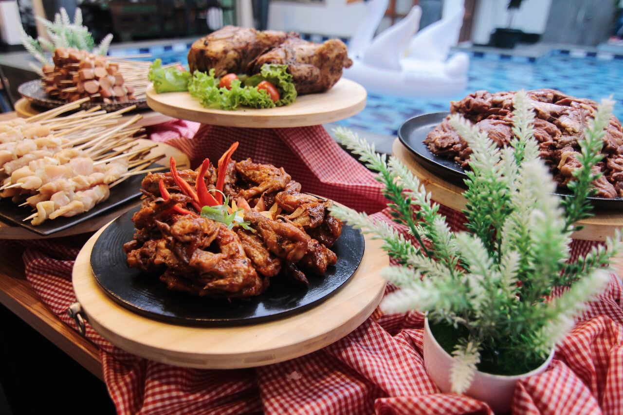 Buffet Service 2
