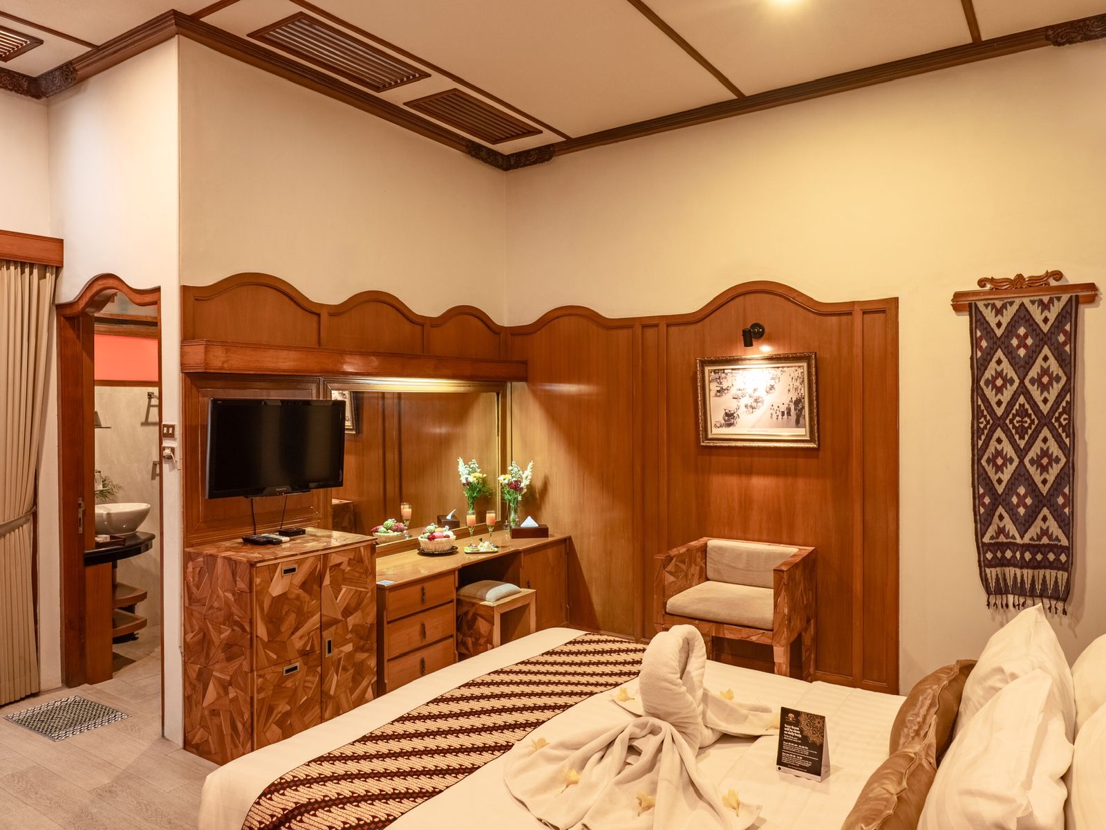 DELUXE ROOM 1